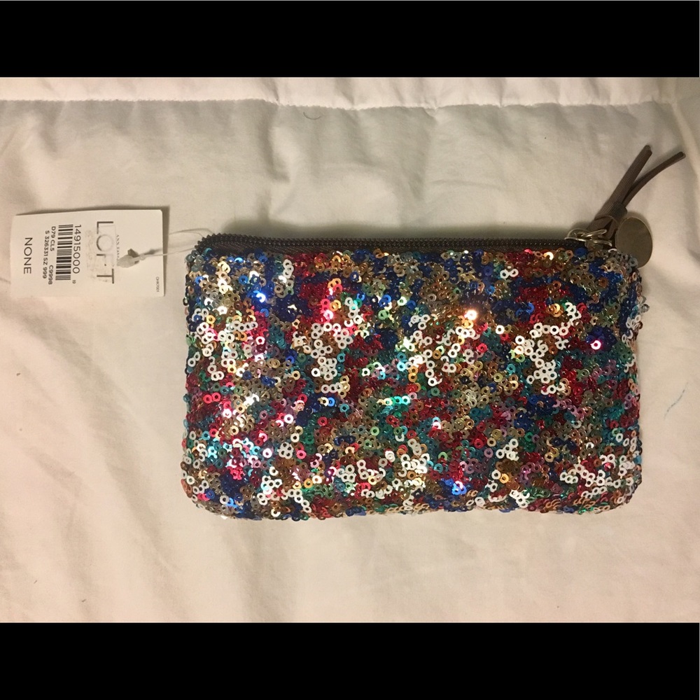 BRAND NEW SEQUINED COIN PURSE! 😊